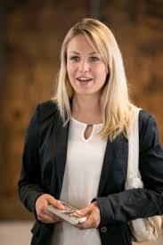 Die biathletin magdalena neuner ist auch durch ihre fröhlichkeit populär geworden. Magdalena Neuner