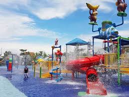 Masuk ke arau mini water park, tidak perlu cemas untuk memarkirkan kendaraan, karena terdapat lapangan luas untuk parkir. 5 Waterpark Di Kota Medan Dengan Tiket Masuk Dan Lokasi Pariwisata Sumut