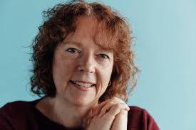 Karen Dillon's Instagram, Twitter & Facebook