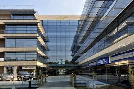 Proiect de birouri cu suprafata inchiriabila totala de peste 28.500mp, distribuita egal in doua cladiri cu amplasare: Baneasa Business Technology Park Spectrum Industries