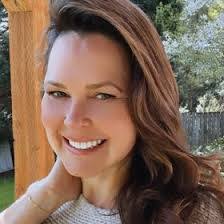 Erica Mears's Instagram, Twitter & Facebook