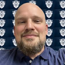 Is it normal for a Toyota Tundra factory bed cover to leak?