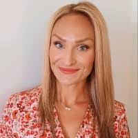 Jennifer Kalb's Instagram, Twitter & Facebook