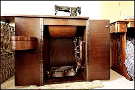 Dating a vintage sewing table can be quite easy or significantly more difficult, depending upon the sewing machine and style. Vintage Singer Cabinets And Treadle Bases Oldsingersewingmachineblog Page 2
