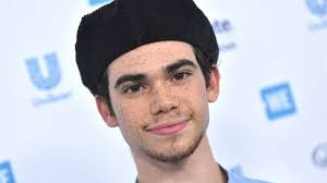 Le bureau du médecin légiste du comté de los angeles a déclaré lundi qu'une autopsie avait été réalisée afin de déterminer la cause exacte de sa mort, qui n'a pas encore été. Mort De Cameron Boyce Star De Disney Channel Sur Buzz Insolite Et Culture