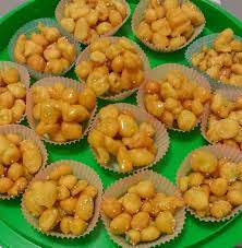 Ricetta degli struffoli, tipico dolce di natale e carnevale della campania, ingredienti, preparazione, e come preparare la cucuzzata, zucca candita. Tengofame Ciciarelli O Struffoli Di Carnevale