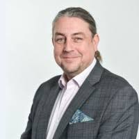 100+ Profile mit dem Suchbegriff „Comiskey“