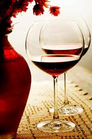 Pin De Deni Em Color Red Cream Vinhos E Queijos Tacas De Vinho Vinho Tinto