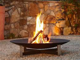 Was Gibt Es An Lauen Sommerabenden Und Kuhlen Spatsommernachten Schoneres Als Ein Offenes Feuer Damit Dies Feuerschalen Garten Feuerstelle Garten Feuerstelle