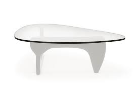 Introduced by herman miller in 1947, it was designed in the united states by japanese american artist and industrial designer isamu noguchi. Isamu Noguchi Glasplatte Fur Noguchi Coffee Table Steelclassic