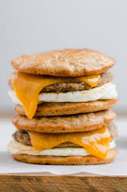 Make Ahead Keto Egg Breakfast Sandwich 1 8g Net Carbs Recipe In 2020 Easy Sandwich Recipes Breakfast Recipes Breakfast Sandwich