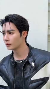 Here's Zee sizzling makeup look for his second single's showcase today 🔥