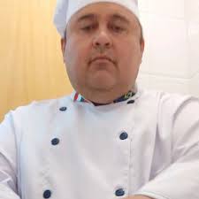 Receita para 3 pães!! 1 k. Trigo 3 colher de açúcar 1colher de de sal 1 ovo  se quiser 3 colher de banha 2 colher de fermento seco cheia 1 litro de