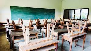 Conceptul „școală provine de la cuvântul latin „schola, derivat și el la rândul său din greaca antică „scholeion, de la „scholḗ. Copii La Scoala Er News