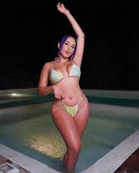 Karla Bustillos (@karlybustillosg) • Fotos y videos de Instagram |  Instagram, Piel roja, Fotos videos