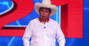 En 2017, il est l'un des meneurs d'une grève nationale d'enseignants qui dure près de trois mois. Segunda Vuelta Pedro Castillo Llego A Su Local Partidario En Brena Canal N