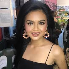 📢Looking for a makeup or hair artist for your next special event? Message  me for a commitment-free quote 💌 Hablo español 😊