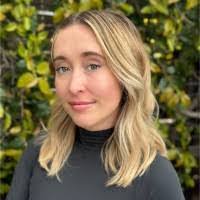 Alisa Vin's Instagram, Twitter & Facebook