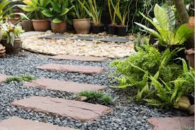 Lies dich durch unsere ratgeber und die vielen kleinen hilfreichen gartentipps! Steingarten Anlegen Anleitung Und Tipps Brigitte De