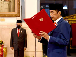 Pelantikan dilakukan di istana negara jakarta, rabu (28/4. Titya1x3taunsm