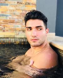 Carmine Allocca's Instagram, Twitter & Facebook