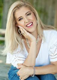 Front Porch Focus: Artist, Ceci Mason, Virginia Beach– MaggieBlue