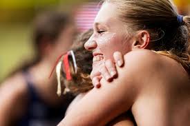 Senior Phoebe Pohl races to first place and the women's @batesxctf squad  wins the Bates Invitational at Pineland Farms! Way to go, Bobcats! #GoBates  #mesports #d3xc