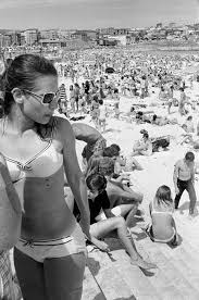 Aussies Old And Young Flock To Bondi Beach 1970 Oldschoolcool Bondi Beach Beach Photos Bikini Beach