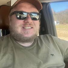 How to upfit a pickup truck for service work with better organization and  storage?