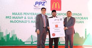 Jika bayaran zakat berjumlah rm150.00 dan ke atas layak untuk menerima cenderahati. Mcdonald S Malaysia Pusat Pungutan Zakat Majlis Agama Islam Wilayah Persekutuan Ppz Maiwp Serah Sijil Pembayar Zakat Korporat Pertama Kepada Mcdonald S Malaysia