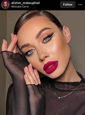 Ariana Mandujano's Instagram, Twitter & Facebook