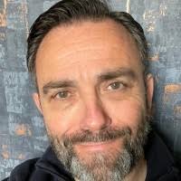 Darren Keeton's Instagram, Twitter & Facebook