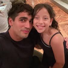 leri sera @netflixturkiye ha organizzato un gala per il cast di Metruk Adam  per festeggiare il suo rilascio❤❤❤ @ada.erma che interpreterà il  personaggio di Lidya ha condiviso queste foto.Metruk Adam avrà il