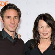 She went on to find professional acting in paris, berlin, and munich before joining thea's production team in 2003 which included rolf e. Die Berbens Wir Begegnen Einander Auf Augenhohe Tv