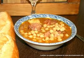 Un pimiento rojo o verde. Patatas Con Costillas Y Garbanzos La Cocina De Masito