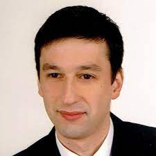Czołówka serialu jest animowana, ukazana jest w niej tytułowa korona królów, która się formuje. Slawomir Kawka Specjalista Ds Logistyki Mfinanse S A Goldenline Pl