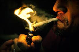 Reportages, informations de dernière minute, directs, vidéos. Amende Pour Les Fumeurs De Cannabis Vraie Avancee Ou Ecran De Fumee