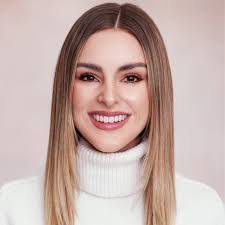 Maxine Silva's Instagram, Twitter & Facebook