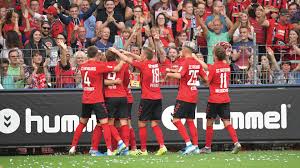 Get the latest sc freiburg news, scores, stats, standings, rumors, and more from espn. Sc Freiburg Mit Traumstart Von Kickern Fans Und Meerschweinchen Chilli Freiburg Stadtmagazin