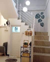 Dalam perhitungan feng shui tangga, setiap tapak anak tangga memiliki makna tersendiri. Penempatan Tangga Rumah Cek Bahan Bangunan