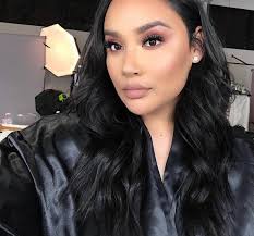 These plump women, take her home quickly!