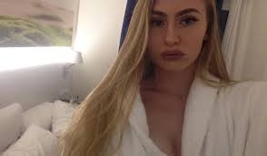 Rosie Pearson (@lmaorosiex)