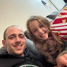 His name is crabmire😂