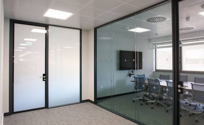 How Does Smart Film Improve Workplace Comfort and Design?