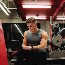 This is @conner.r.john , Conner travels back and forth from Seattle to  Alaska for work. He's an ex athlete in his 30s that was looking to get his  fitness routine dialed. He