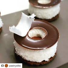 Repost Pastryelite With Repostapp Bakelikeapro Simple And Elegant Sable Mignardises With Chocolate Coconut By Bradmacaron Fancy Desserts Food Desserts