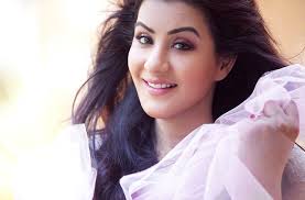 Bigg Boss 11 Shilpa Shinde Talks About Her Marriage Vimocafe I am giving you my 25 days or so, what is the problem if i do other shows in between. actress shilpa shinde has.