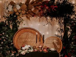 Today we have more bouquet inspiration coming your way! Wedding Flower Guide With Season Color And Price Details