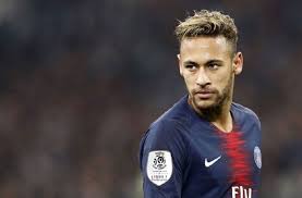 Mbappé keek wanhopig voor zich uit, neymar huilde en bedekte zijn gezicht. Neymar Ist In Gefahr Das Finale Der Champions League Zu Verlieren Athen 9 84