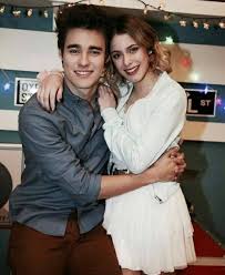Pin By Kinga Kotula On Pary Violetta And Leon Disney Channel Shows Cute Couples